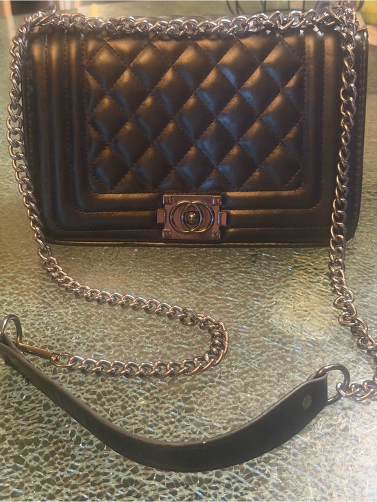 Handbags - Beautiful, very classic handbag with chain and leather straps. ❤️